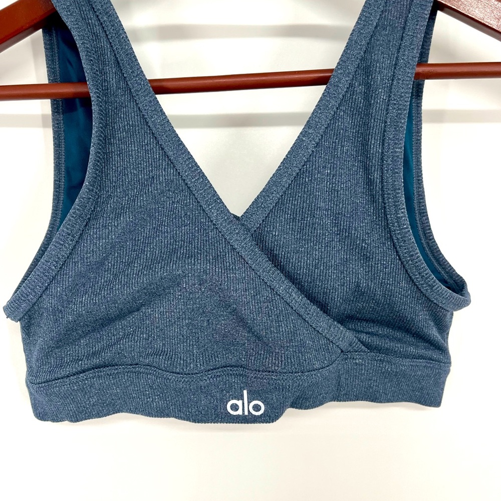 Alo yoga — running—- workout—- Heather navy/ blue workout sports bra- top